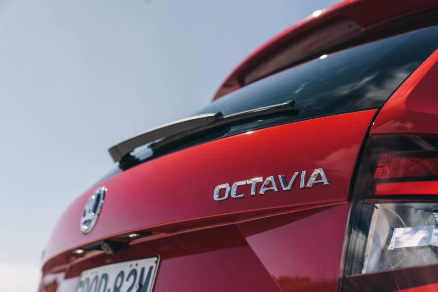 Детали экстерьера Skoda Octavia RS 245 Combi (5E) 2017 года  (AU) (фото 35 из 40)